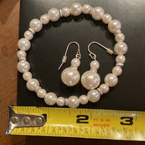 🌸NIB AVON Hollie 3 Piece Pearlesque Gift Set - Picture 10 of 14